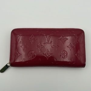 ❌SOLD❌ Louis Vuitton Red Vernis Zippy Wallet